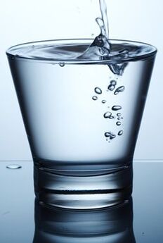 The basis of lazy diet weight loss is clean drinking water without gas